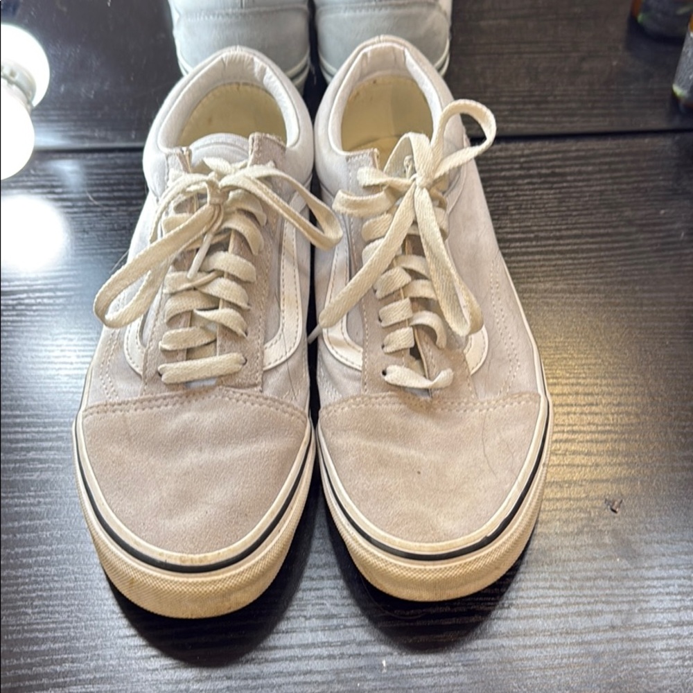 Vans tennis shoes